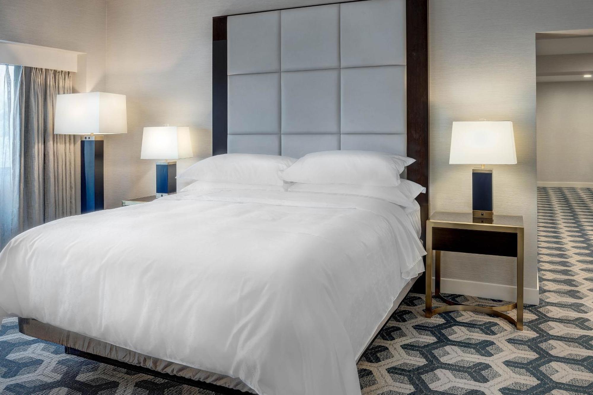 Sheraton Eatontown Hotel Екстериор снимка