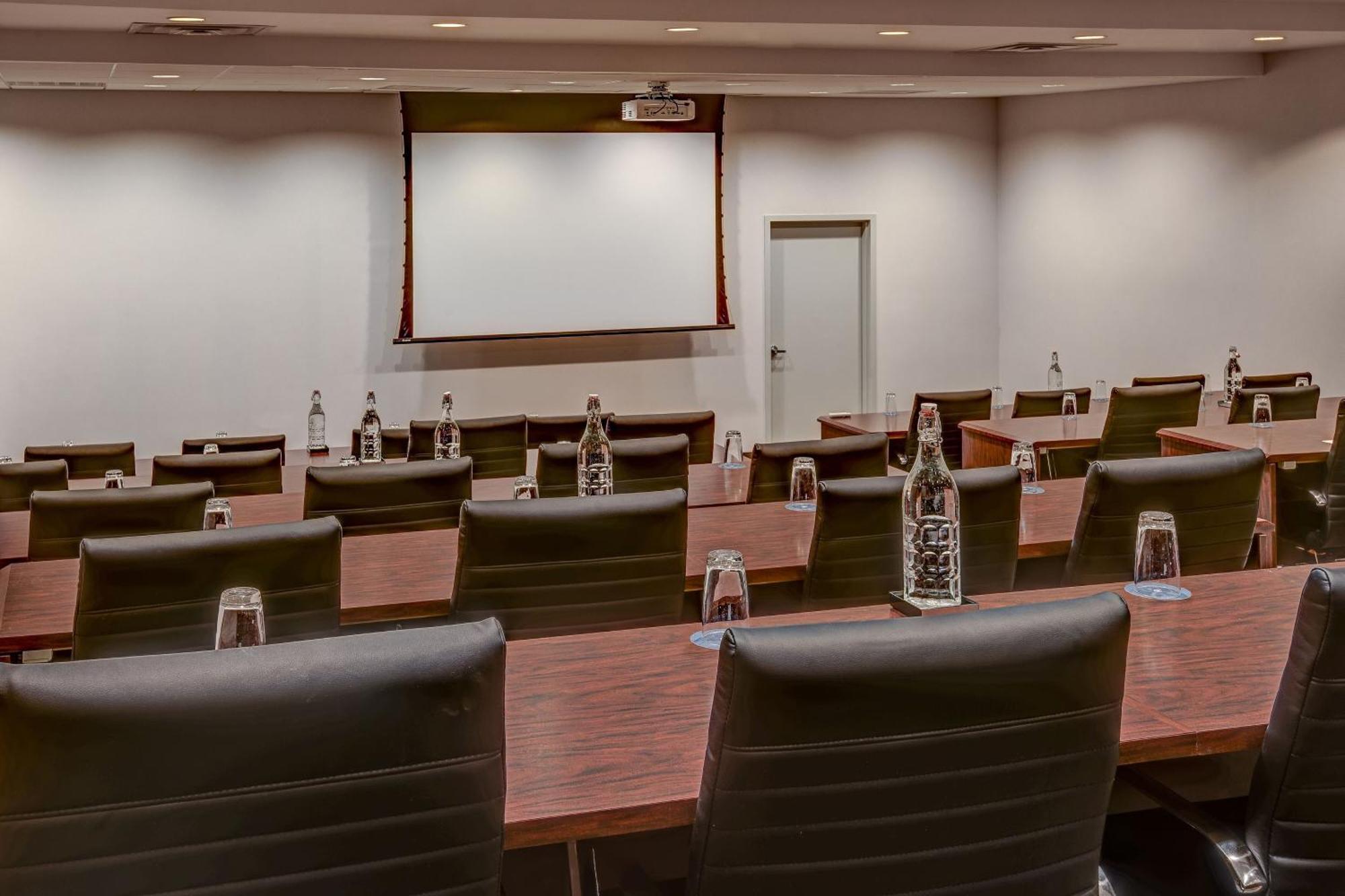 Sheraton Eatontown Hotel Екстериор снимка