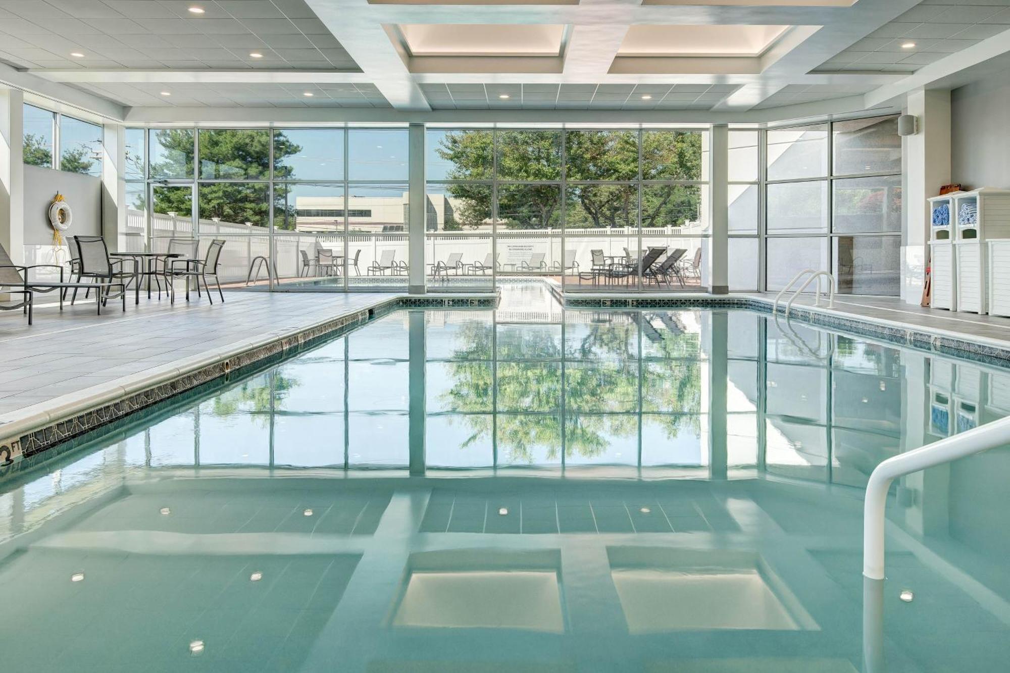 Sheraton Eatontown Hotel Екстериор снимка
