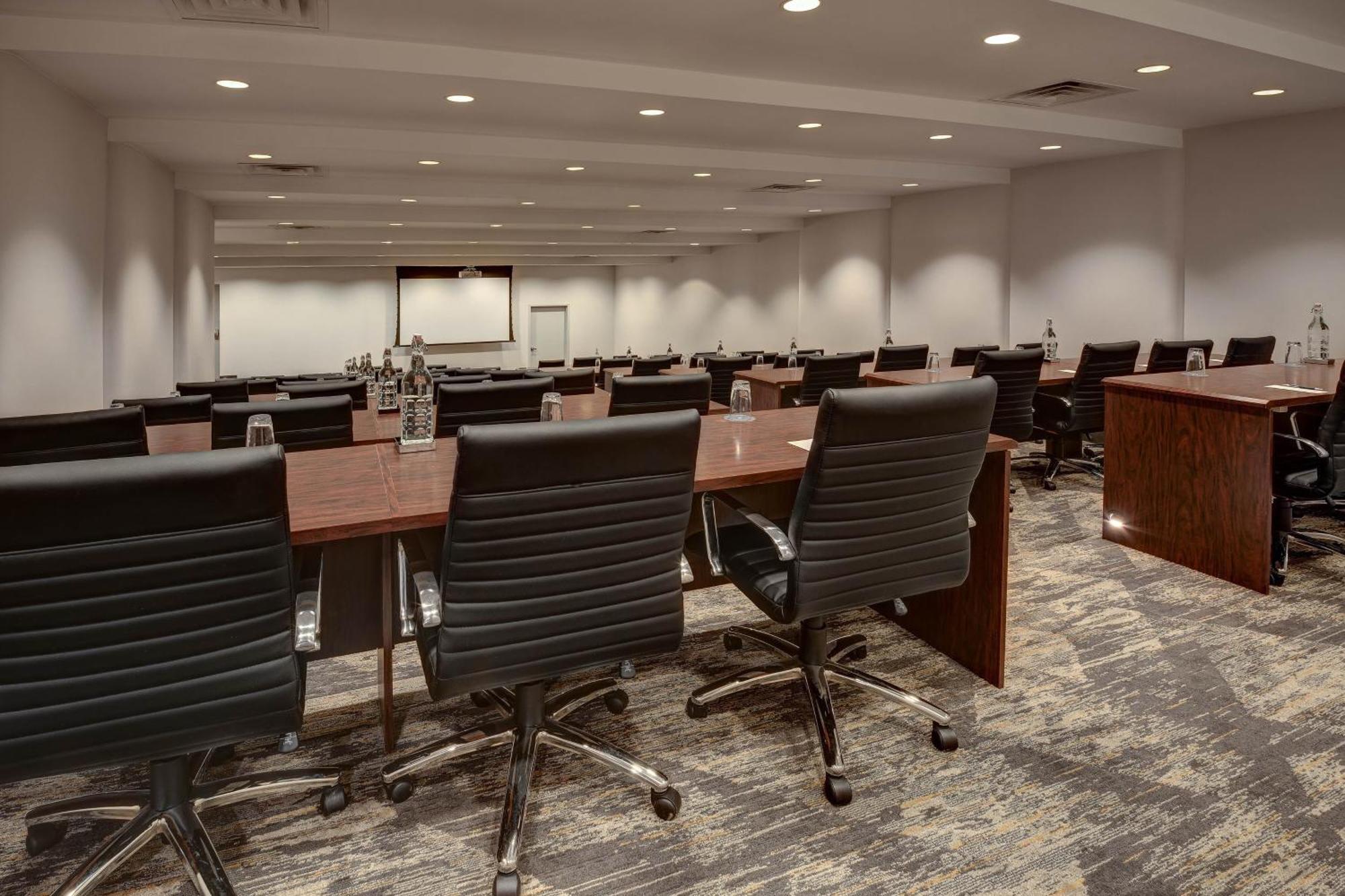 Sheraton Eatontown Hotel Екстериор снимка