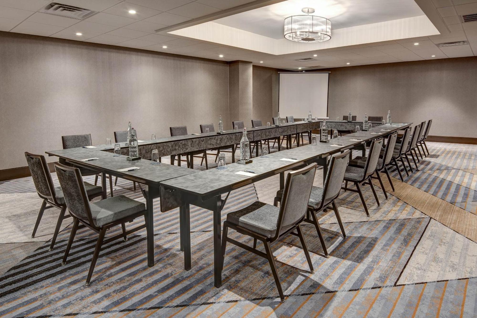 Sheraton Eatontown Hotel Екстериор снимка