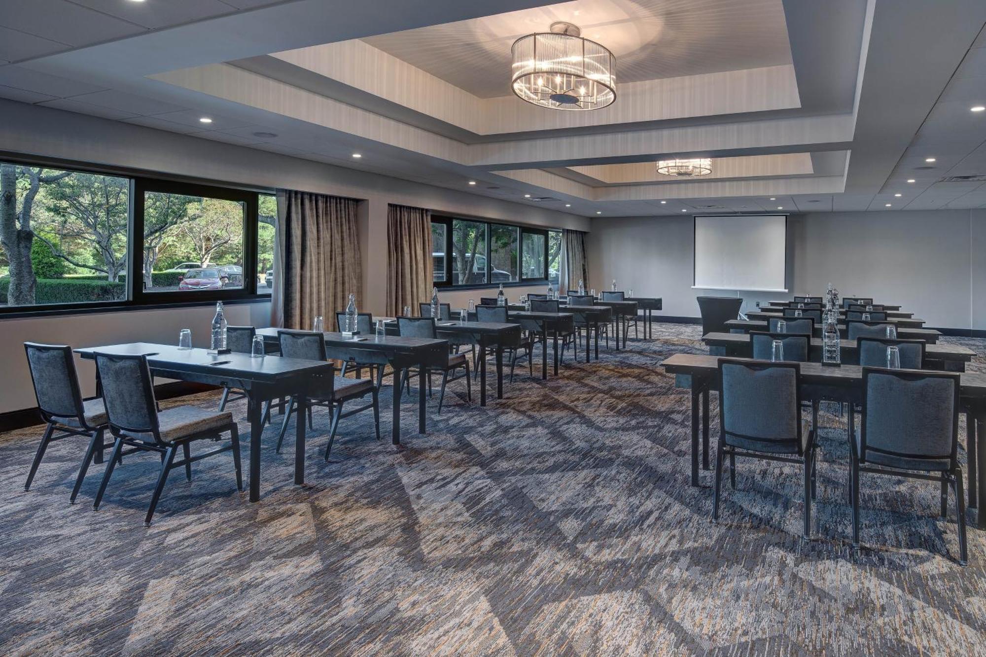 Sheraton Eatontown Hotel Екстериор снимка